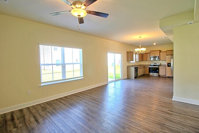 Building Photo - 711 Mill Creek Cir