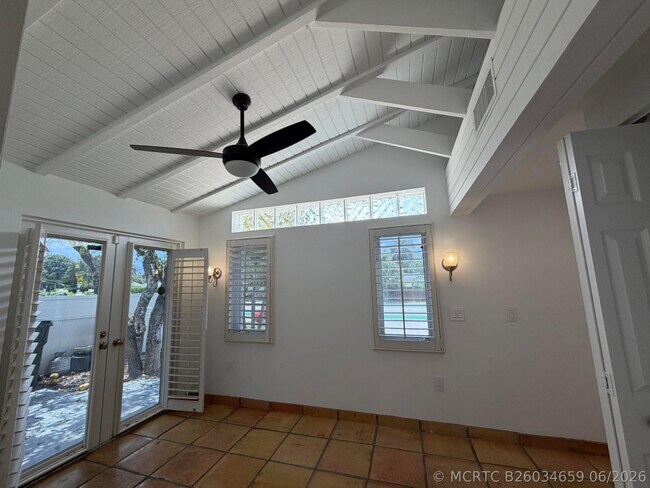 Building Photo - 204 S Seacrest Cir