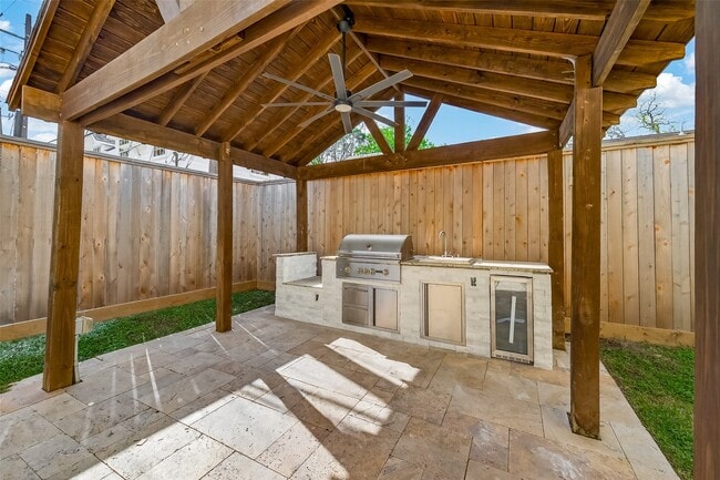 Building Photo - 2405 Southgate Blvd