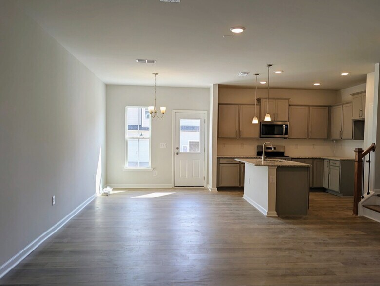 Building Photo - 246 Broomside Ave