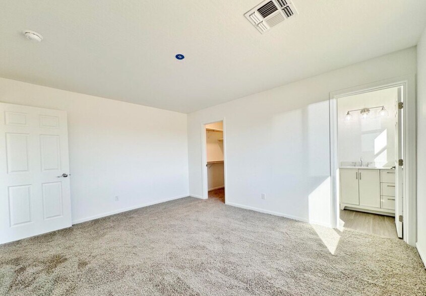 Building Photo - 14653 S Diablo Rd
