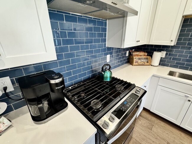 Building Photo - First Time Rental - Ready July 30th! 4 Bedrooms PLUS Loft! Great Views! Dog Park - Stocked Fishin...
