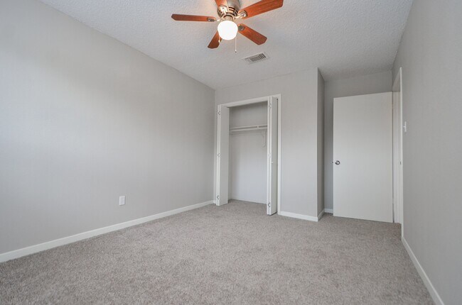Building Photo - 1853 Witte Rd