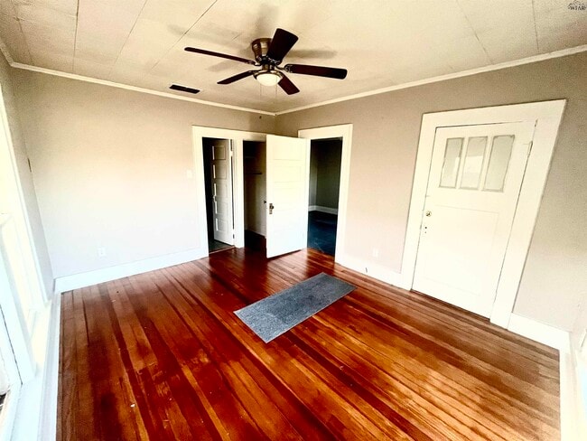 Building Photo - 2104 Taylor St