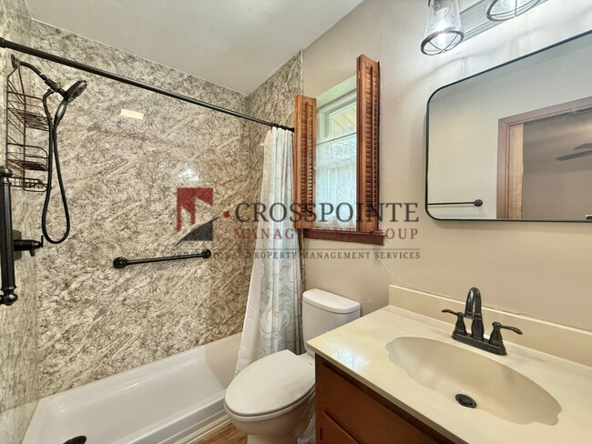 Building Photo - Waterfront 2 Bedroom, 2.5 Bathroom Home!