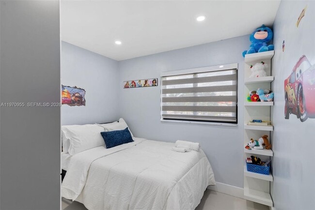 Building Photo - 830 SW 93rd Ave