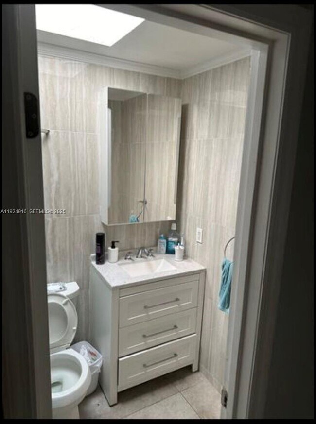 Building Photo - 168 Westwood Dr