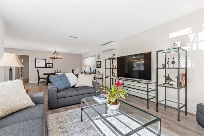 Building Photo - 15201 Nottingham Ln