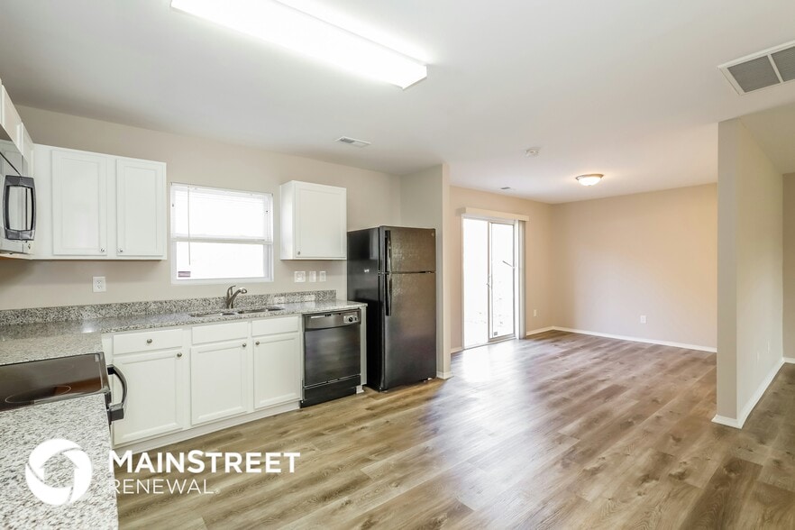 Building Photo - 4018 Larkhaven Village Dr