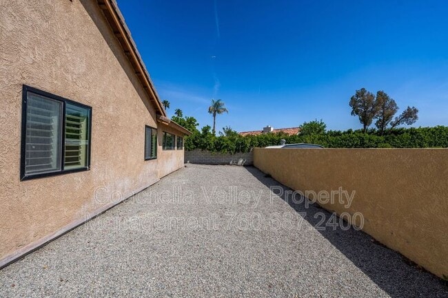 Building Photo - 43922 Warner Trail