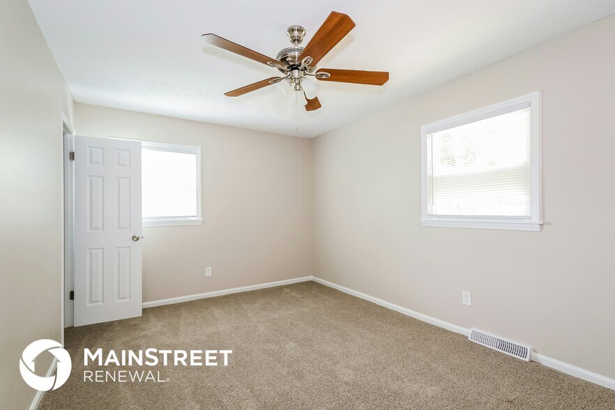 Building Photo - 3015 Daisy Ct