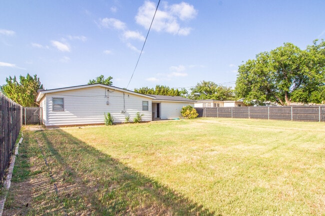 Building Photo - 4814 10th St