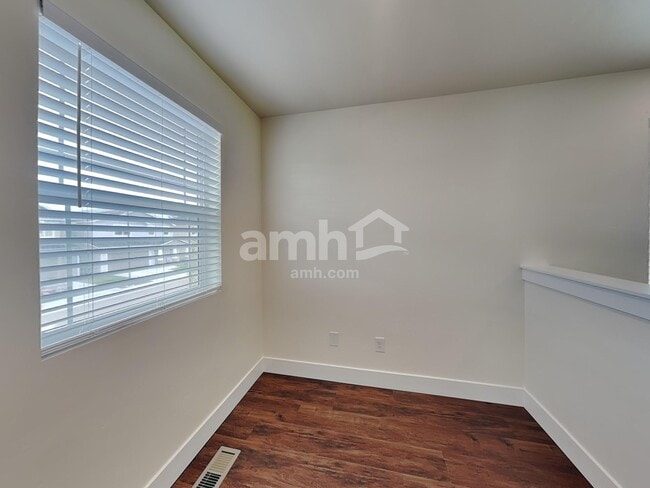 Building Photo - 11503 W Mesquite St