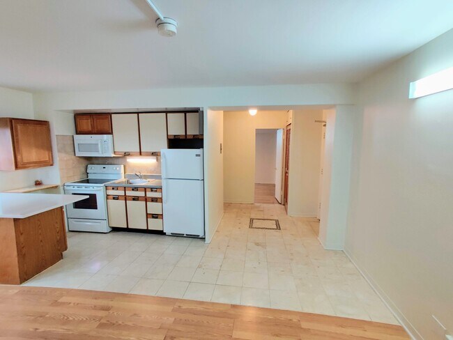 Building Photo - 4980 N Marine Dr