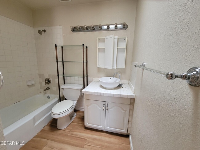 Building Photo - 7213 Alto Rey Ave