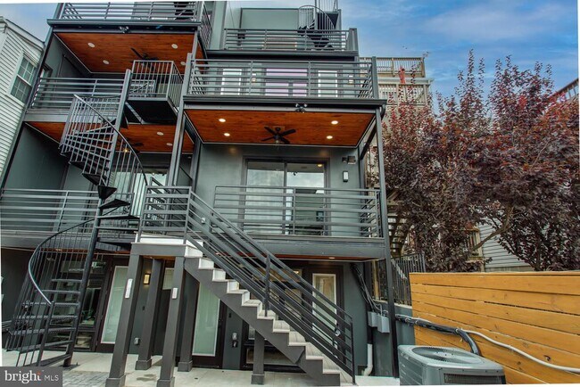 Building Photo - 3554 13th St NW