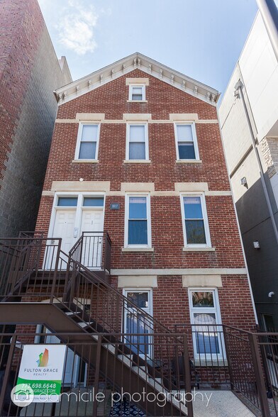 Building Photo - 1817 W Armitage Ave