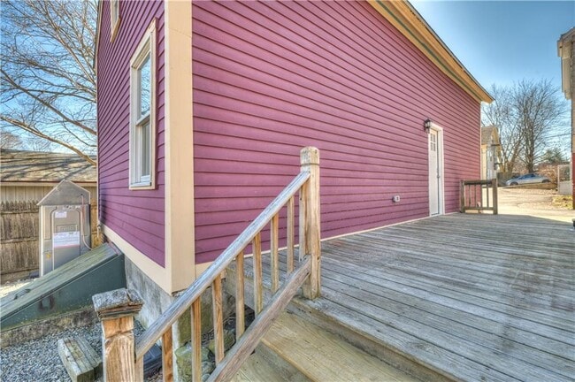 Building Photo - 30 Queen St