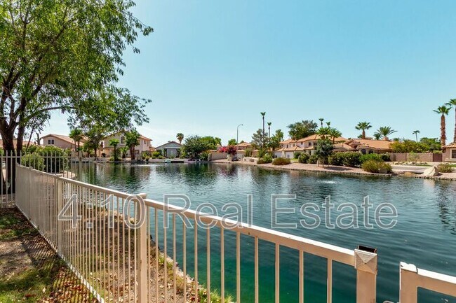 Building Photo - 1678 S Ash Dr