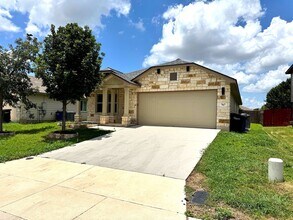 Building Photo - Ready for Move-In! Spacious 4-Bed, 2-Bath ...