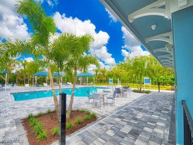 Building Photo - 2428 Ariane Dr