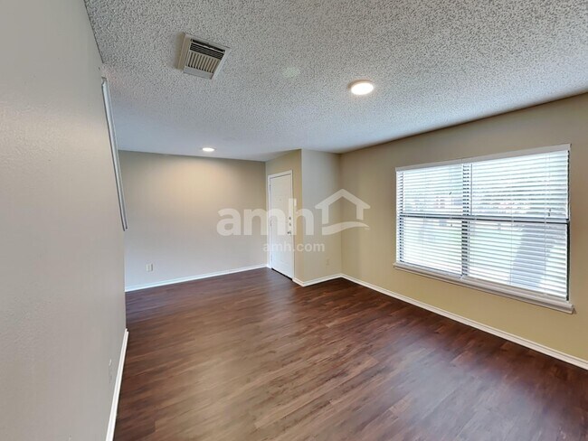 Building Photo - 9815 Criswell Crk