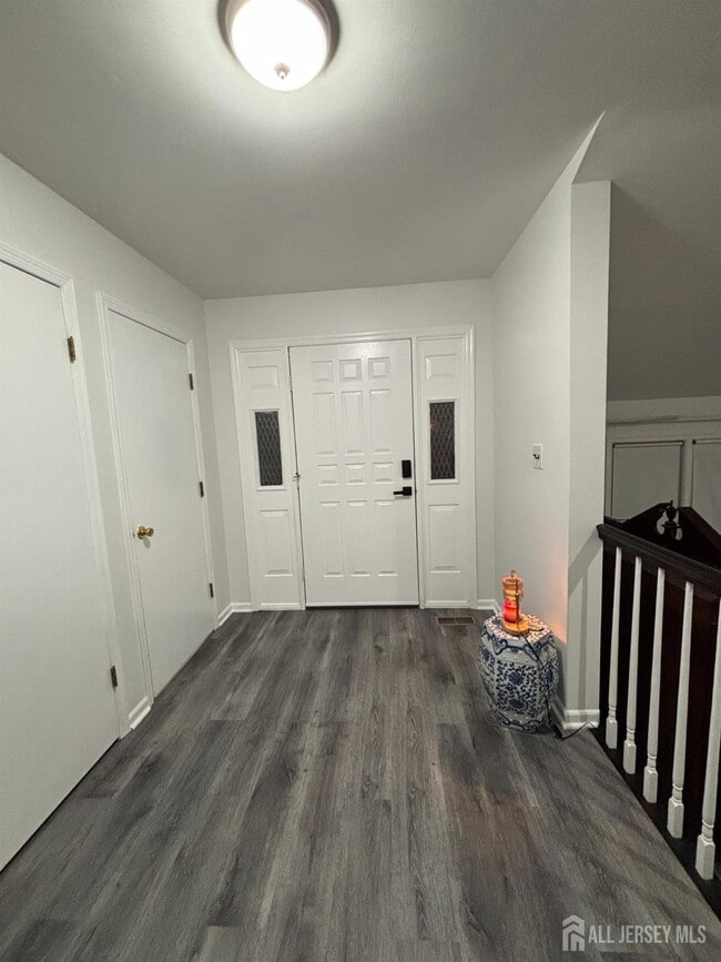 Building Photo - 21 Teaberry Dr