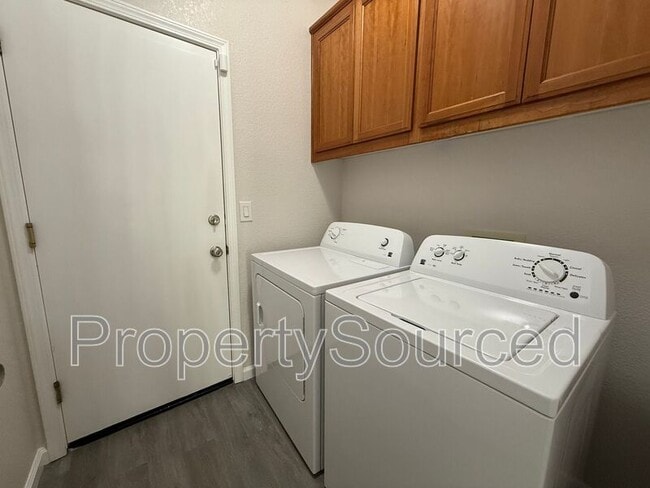 Building Photo - 617 Dody Dr