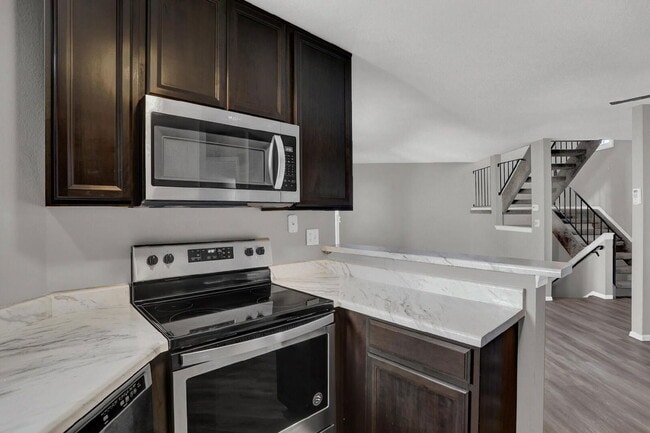 Building Photo - 7480 Alameda Ct