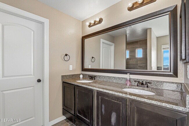 Building Photo - 1004 Wensley Pl