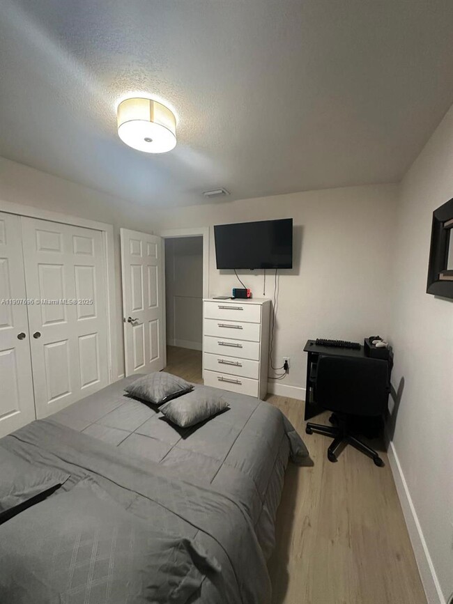 Building Photo - 15304 SW 81st Ln