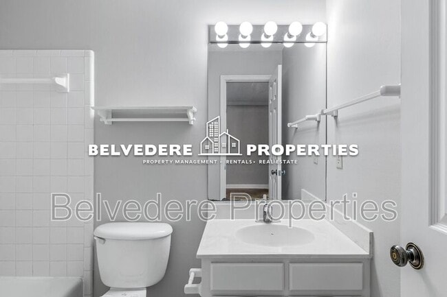 Building Photo - 102 Wafco Ln