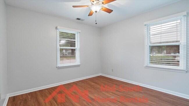 Building Photo - 4515 Flamingo Rd