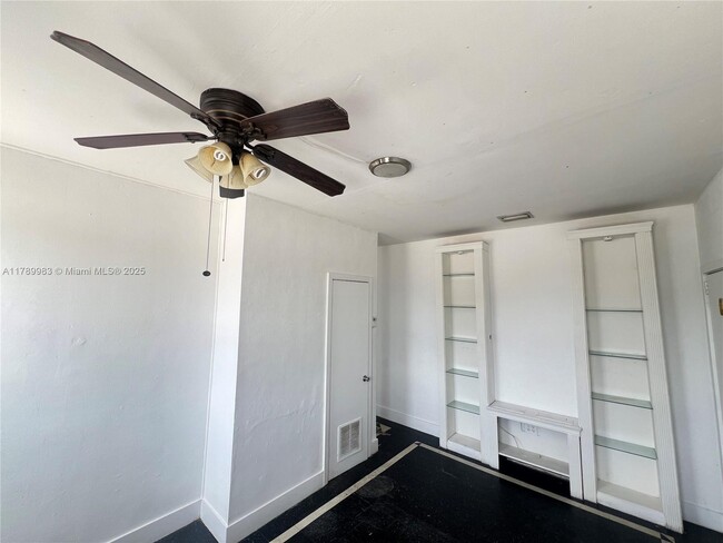 Building Photo - 203 NW 36th St