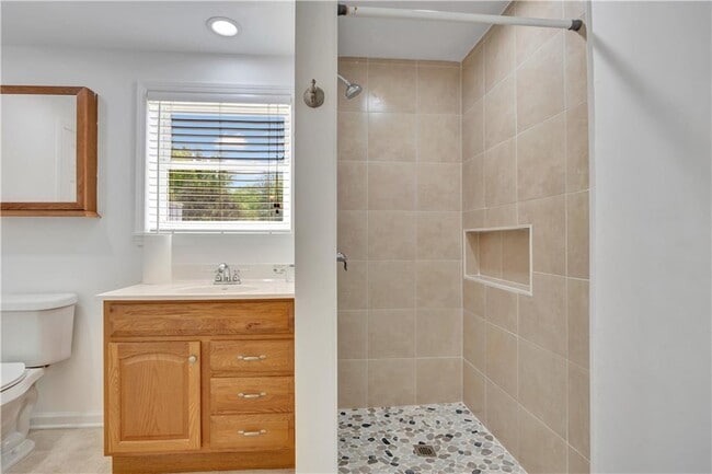 Building Photo - 3442 Skyland Dr