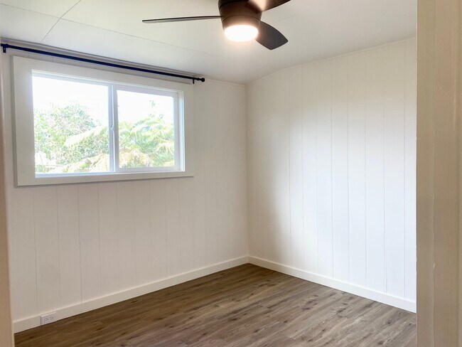 Bedroom 2 - 81-1061 Captain Cook Rd
