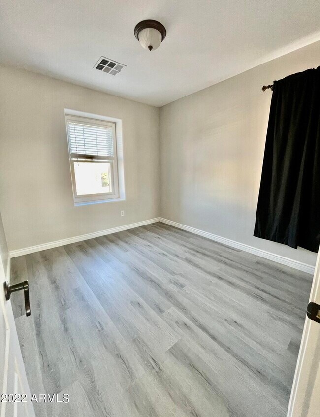 Building Photo - 2289 E Aster Dr