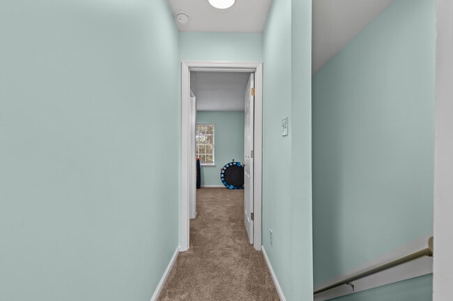 Building Photo - 1075 W Pueblo Dr