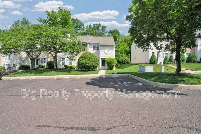 Building Photo - 1732 Rosewood Ct