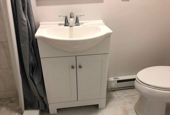 Building Photo - 67 Marion St