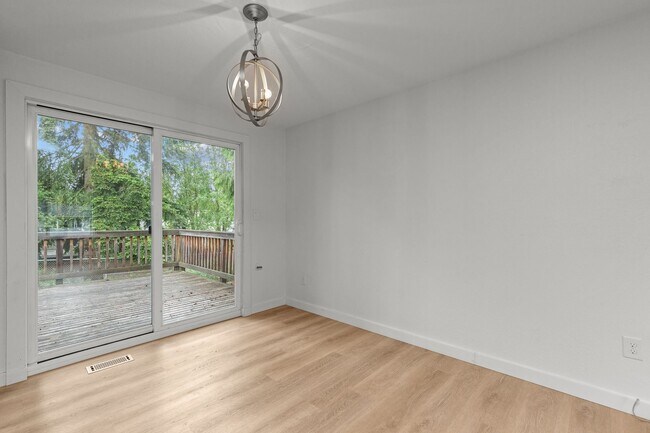 Building Photo - 4Bd Bothell Home!