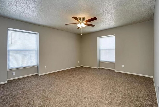 Building Photo - Countryshire Apartments