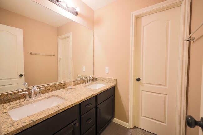 Building Photo - 6707 Hunters Creek Ln