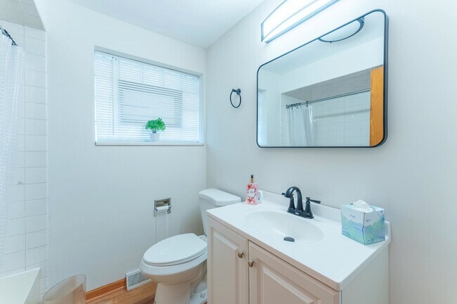 Building Photo - 6210 W 64th St