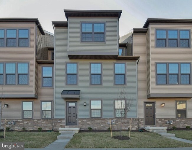 Building Photo - 120 Emily Wy