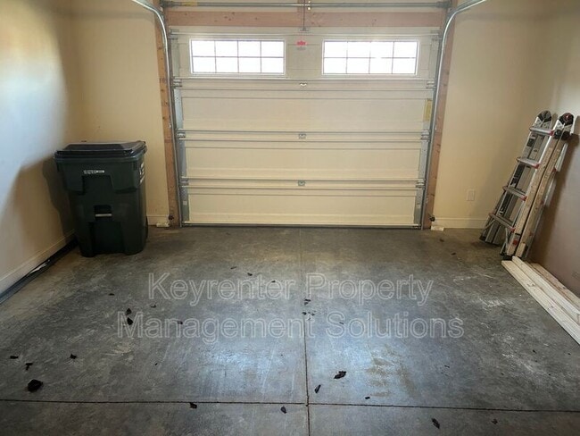 Building Photo - 18 Spring View Dr