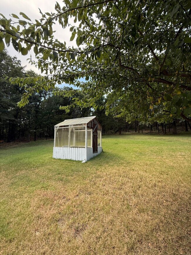 Building Photo - Charming 2BR House in Hartshorne