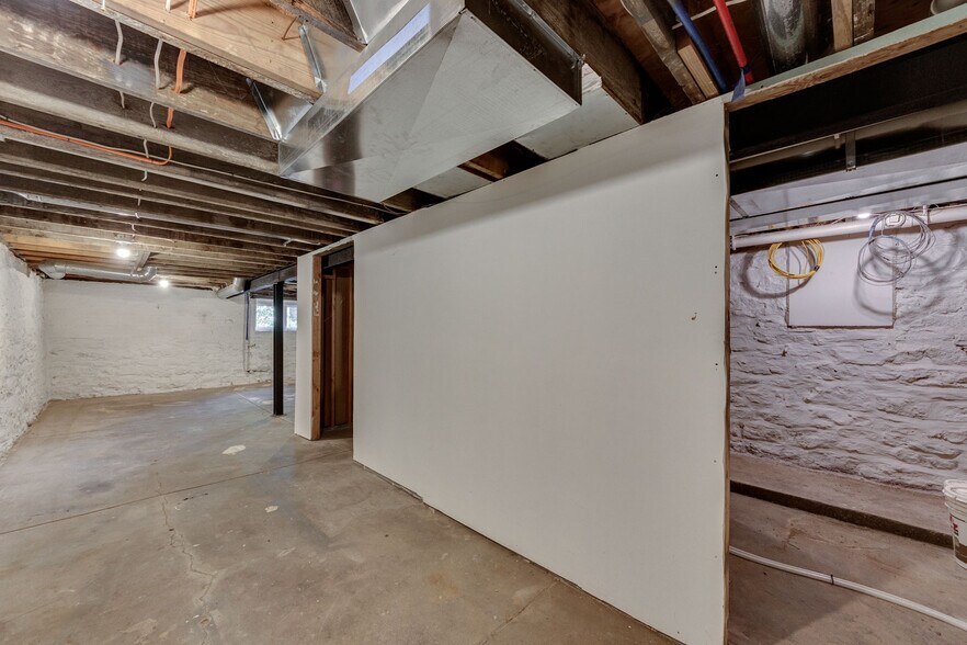 Building Photo - 4116 Flad Ave