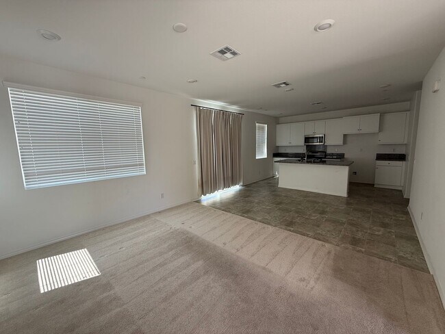 Building Photo - Beautiful Three Bedroom Two and a Half Bathroom Home in Murrieta!