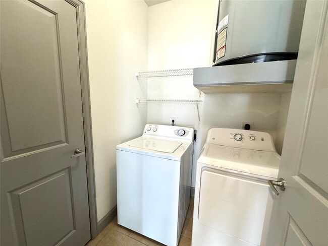 Building Photo - 3333 Weslayan St